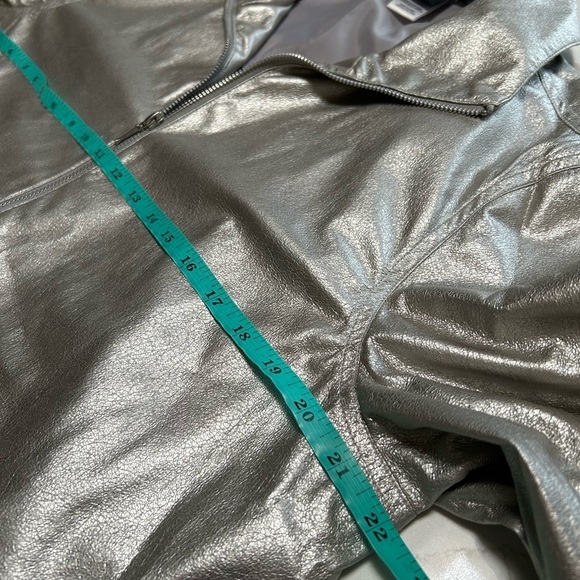 Sharon Young Faux Leather Metallic Silver Bomber Jacket - Picture 9 of 10